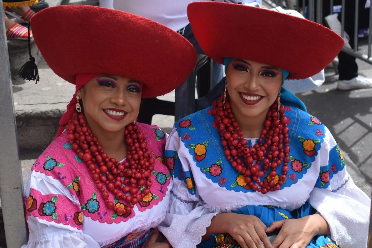 Ecuadorian host family welcoming language immersion traveler